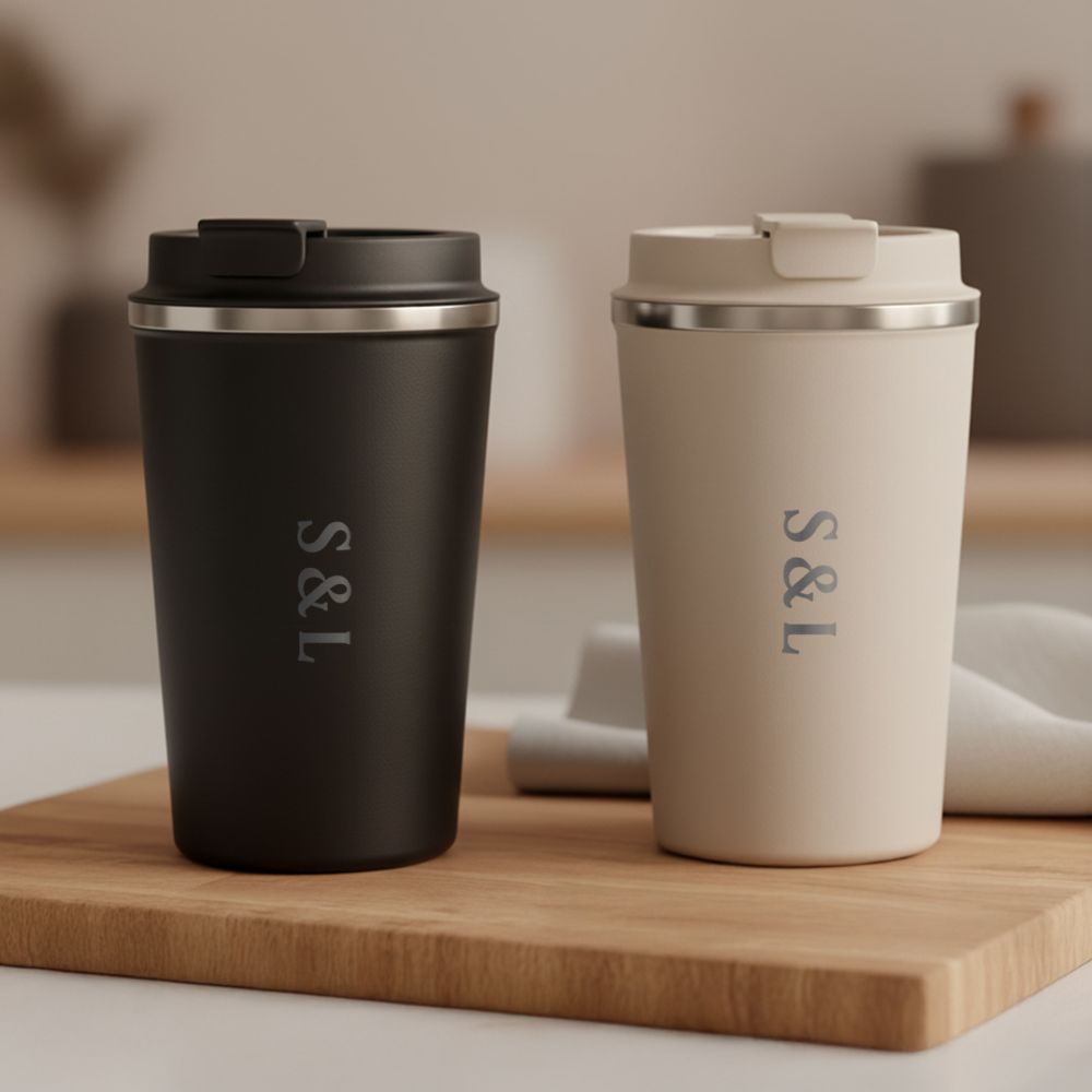 Personalisierbarer Thermobecher mit Text