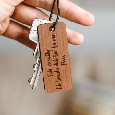 Personalisierbarer Holz Schlüsselanhänger mit Text