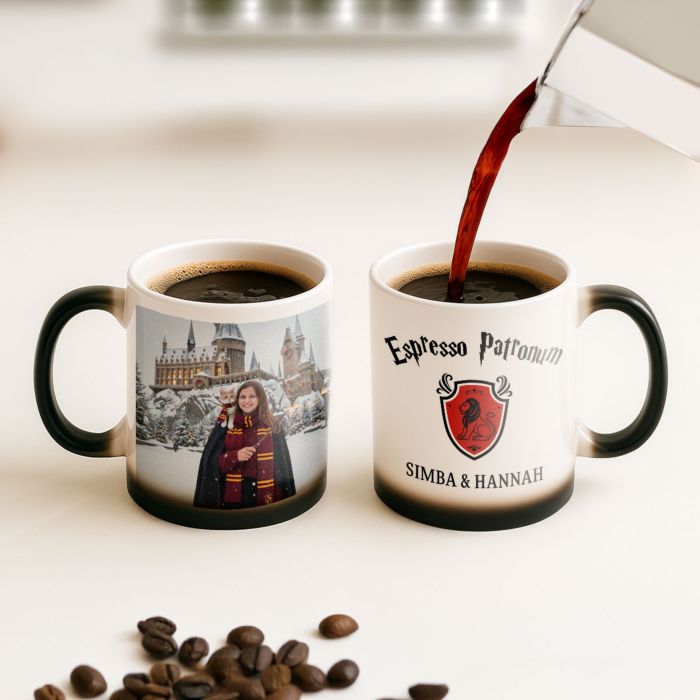 Personalisierbare Tasse mit individuellem Zauberdesign Personalisierbare Tasse mit individuellem Zauberdesign