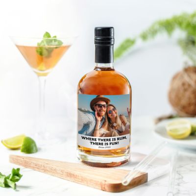Personalisierbarer Rum mit Foto und Text
