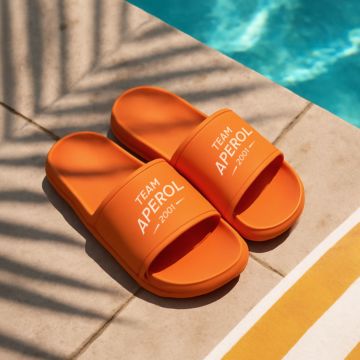 Personalisierbare Aperol Badelatschen mit Jahreszahl