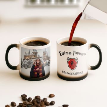 Personalisierbare Tasse mit individuellem Zauberdesign 