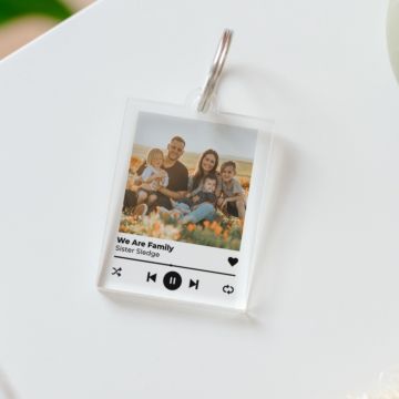 Personalisierbarer Acryl Schlüsselanhänger mit Foto und Song