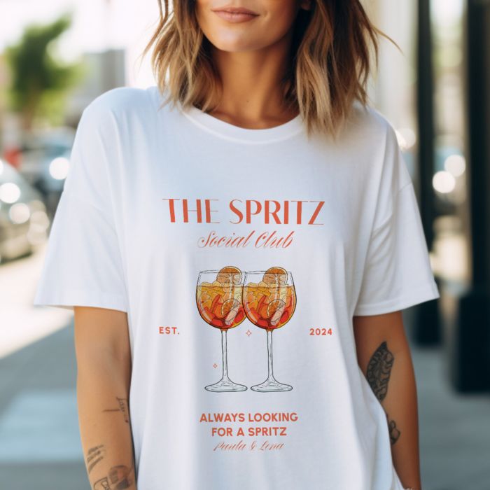 Personalisierbares T-Shirt mit Getränken und Text Personalisierbares T-Shirt mit Getränken und Text