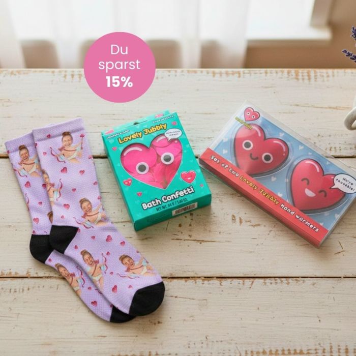 Geschenkset mit Socken, Handwärmer und Badekonfetti Geschenkset mit Socken, Handwärmer und Badekonfetti
