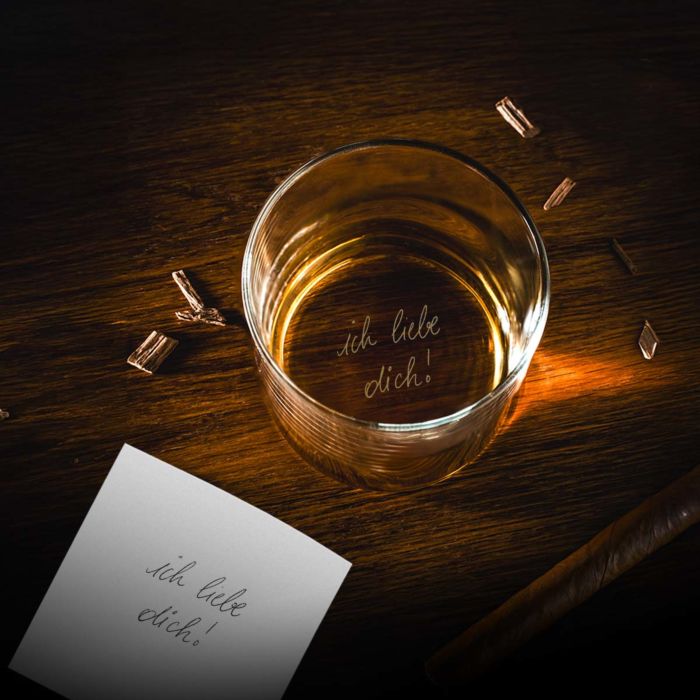 Personalisierbares Whisky Glas mit deiner Handschrift Personalisierbares Whisky Glas mit deiner Handschrift