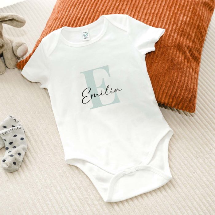 Personalisierbarer Baby Body mit Monogramm Personalisierbarer Baby Body mit Monogramm