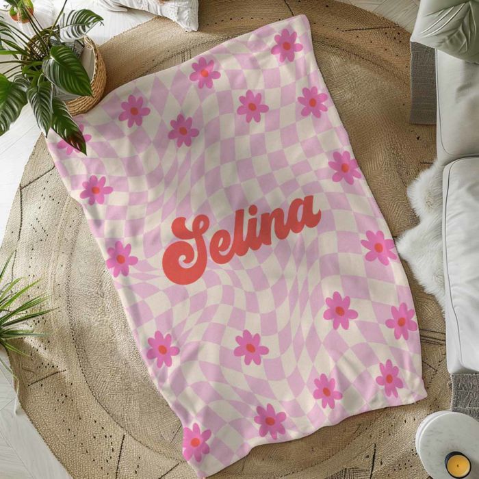 Personalisierbare Decke mit Retro-Hintergrund und Name 