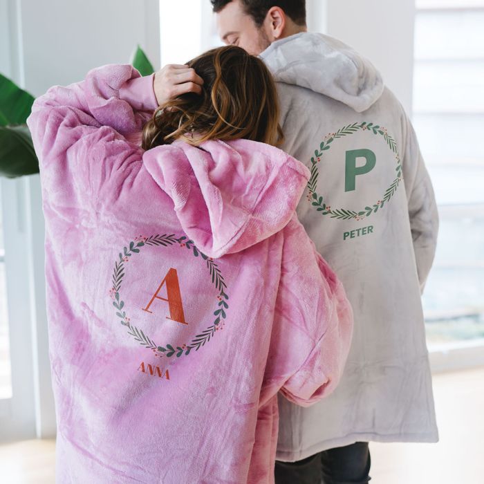 Personalisierbare Hoodie Decke mit Weihnachtsmonogramm Personalisierbare Hoodie Decke mit Weihnachtsmonogramm