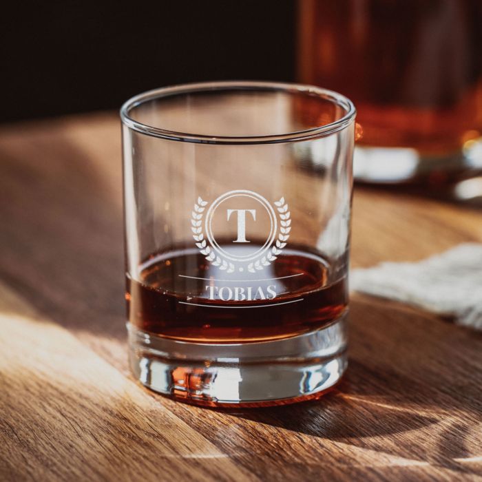 Personalisierbares Whisky Glas mit Monogramm Personalisierbares Whisky Glas mit Monogramm